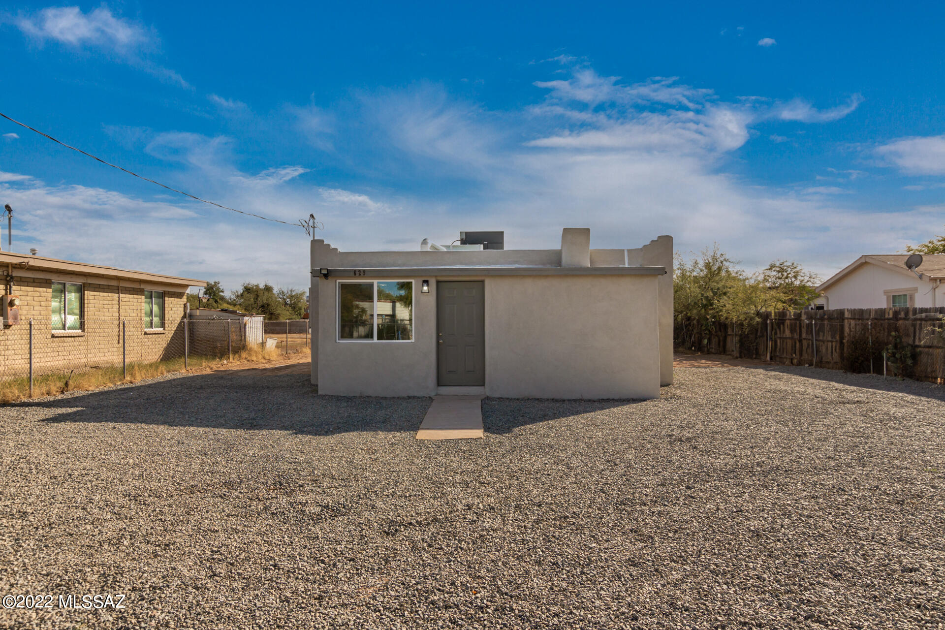 629 West Simmons Road Tucson, AZ 85705 - Photo 1 of 26