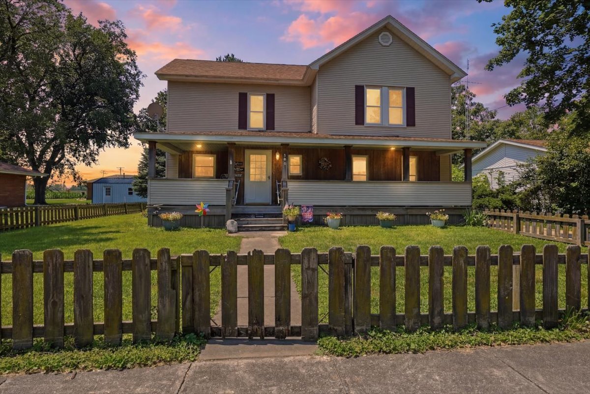 500 North Pearl Street Forrest, IL 61741 - Photo 1 of 40