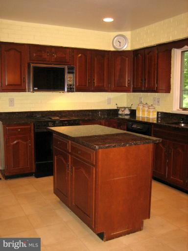 13009 Gent Road Reisterstown, MD 21136 - Photo 9 of 29 Kitchen