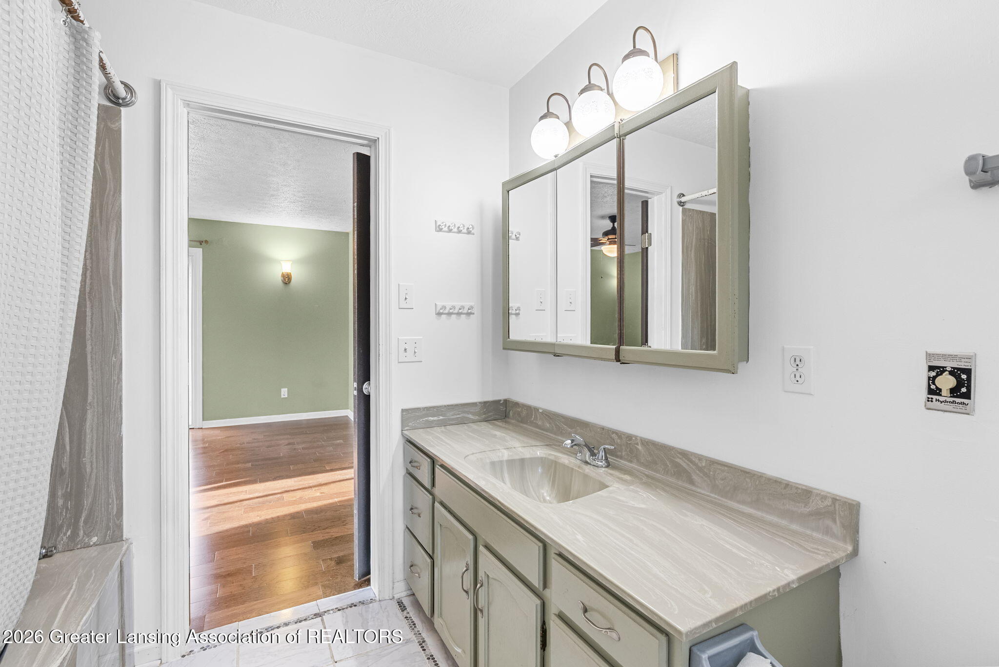 6044 Bishop Road Lansing, MI 48911 - Photo 35 of 57 29-web-or-mls-Media Jett -29