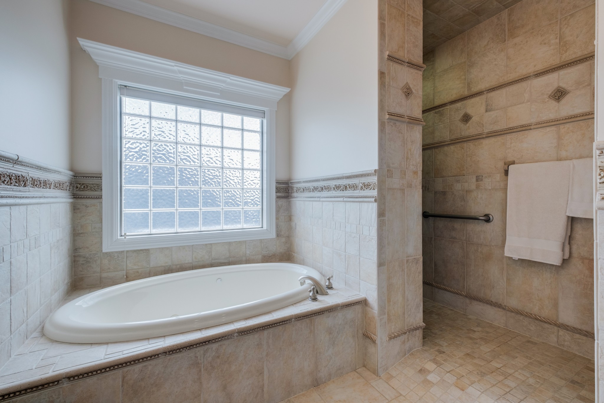 423 Ridgecrest Lane Lebanon, TN 37087 - Photo 26 of 50 a white bath tub sitting next to a window