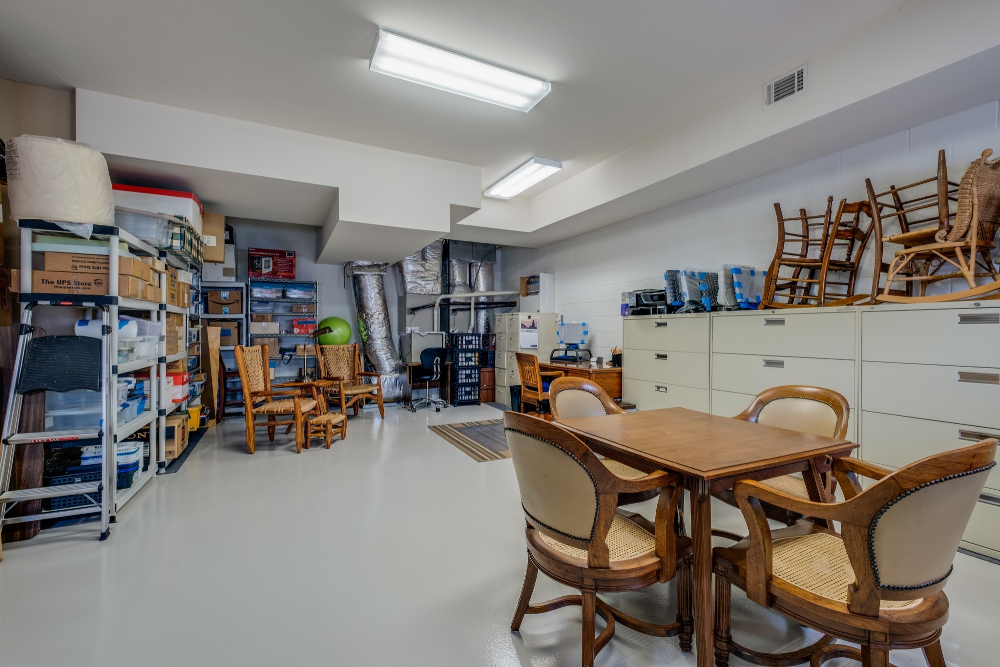 423 Ridgecrest Lane Lebanon, TN 37087 - Photo 37 of 50 a view of a room that has a table and chairs