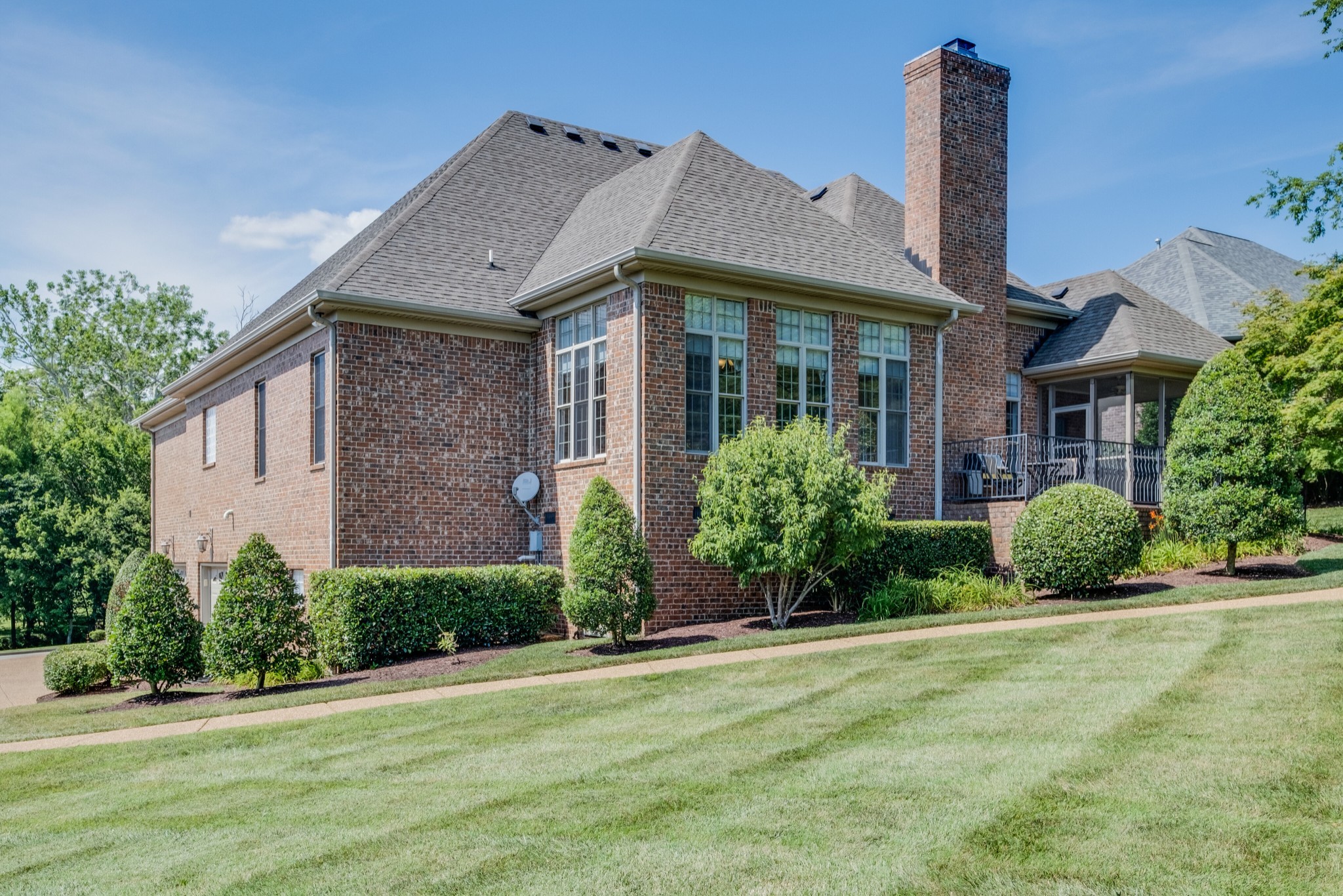 423 Ridgecrest Lane Lebanon, TN 37087 - Photo 47 of 50 a front view of a house with a garden