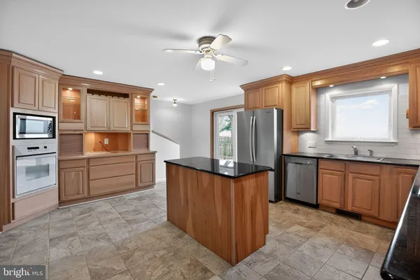 $750,000 | 15185 Potomac River Drive, Cobb Island, MD 20625