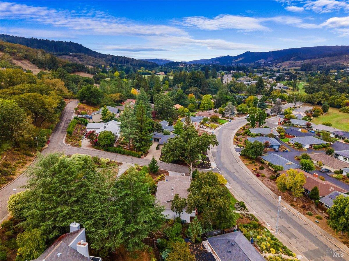 6850 Oakmont Drive Santa Rosa, CA 95409 - Photo 45 of 49