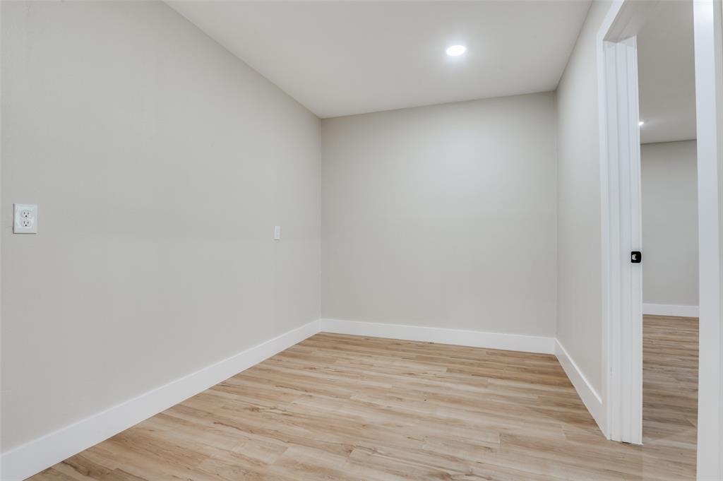 6016 Jacqueline Road Fort Worth, TX 76112 - Photo 19 of 35