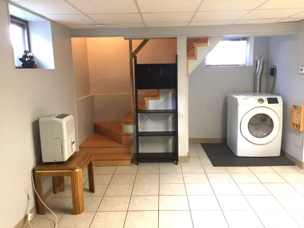 $2,200 | 11 Walnut Hill Road, Unit 1, Newton, MA 02459