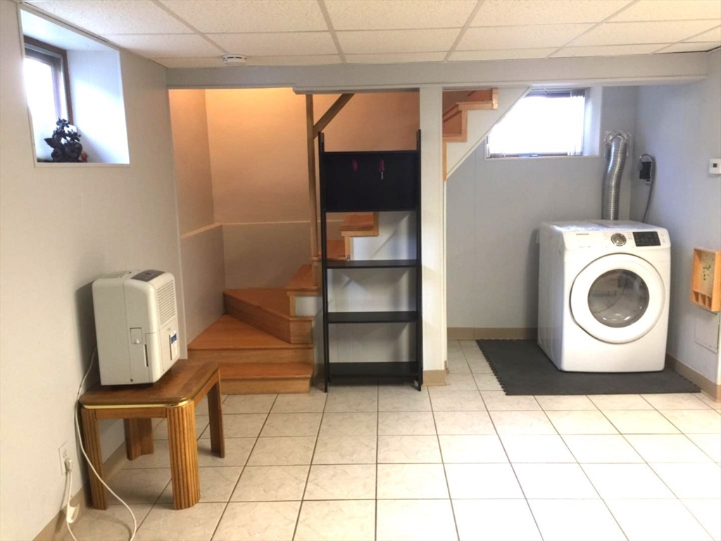 11 Walnut Hill Road, Unit 1 Newton, MA 02459 - Photo 5 of 10