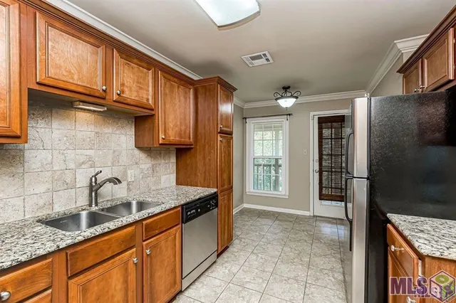 $1,450 | 7833 Jefferson Pl Boulevard, Unit 27D, Baton Rouge, LA 70809