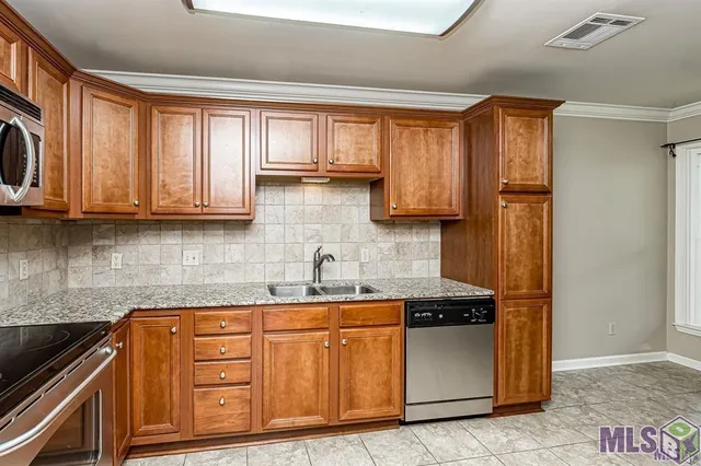 $1,450 | 7833 Jefferson Pl Boulevard, Unit 27D, Baton Rouge, LA 70809