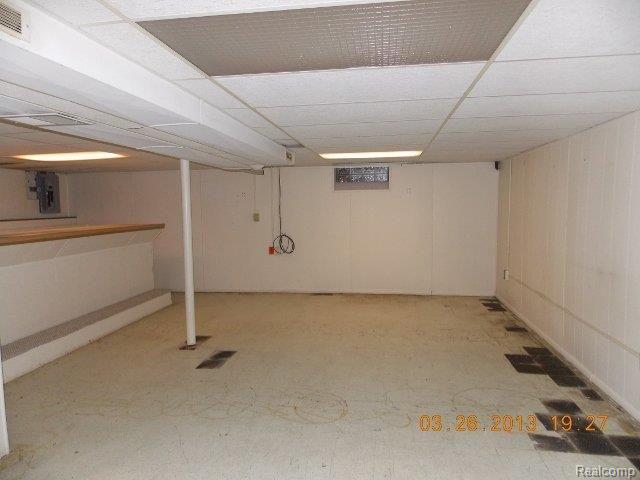 23795 Roxana Avenue Eastpointe, MI 48021 - Photo 11 of 13 DSCN2094 (640x480).jpg