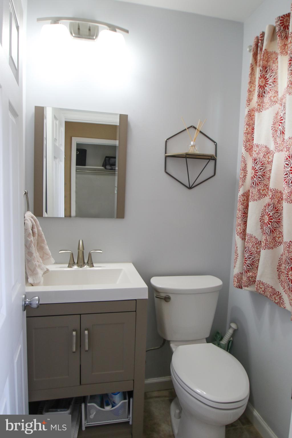100 Ware Road Newark, DE 19711 - Photo 13 of 29 Tucked away Powder Room