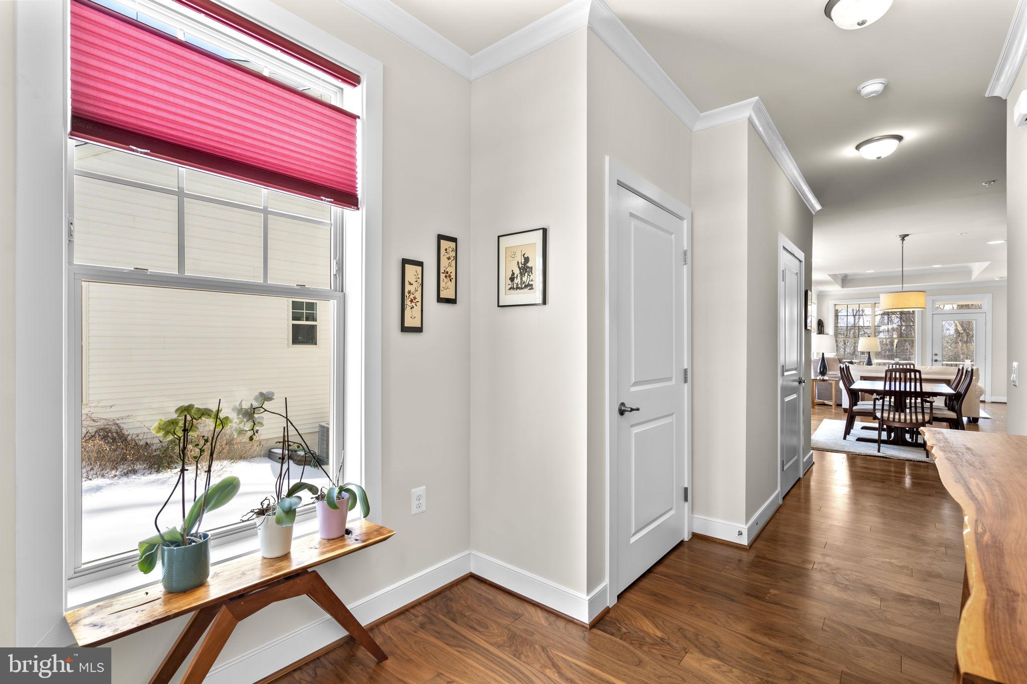 9756 Knowledge Drive Laurel, MD 20723 - Photo 4 of 59 Foyer