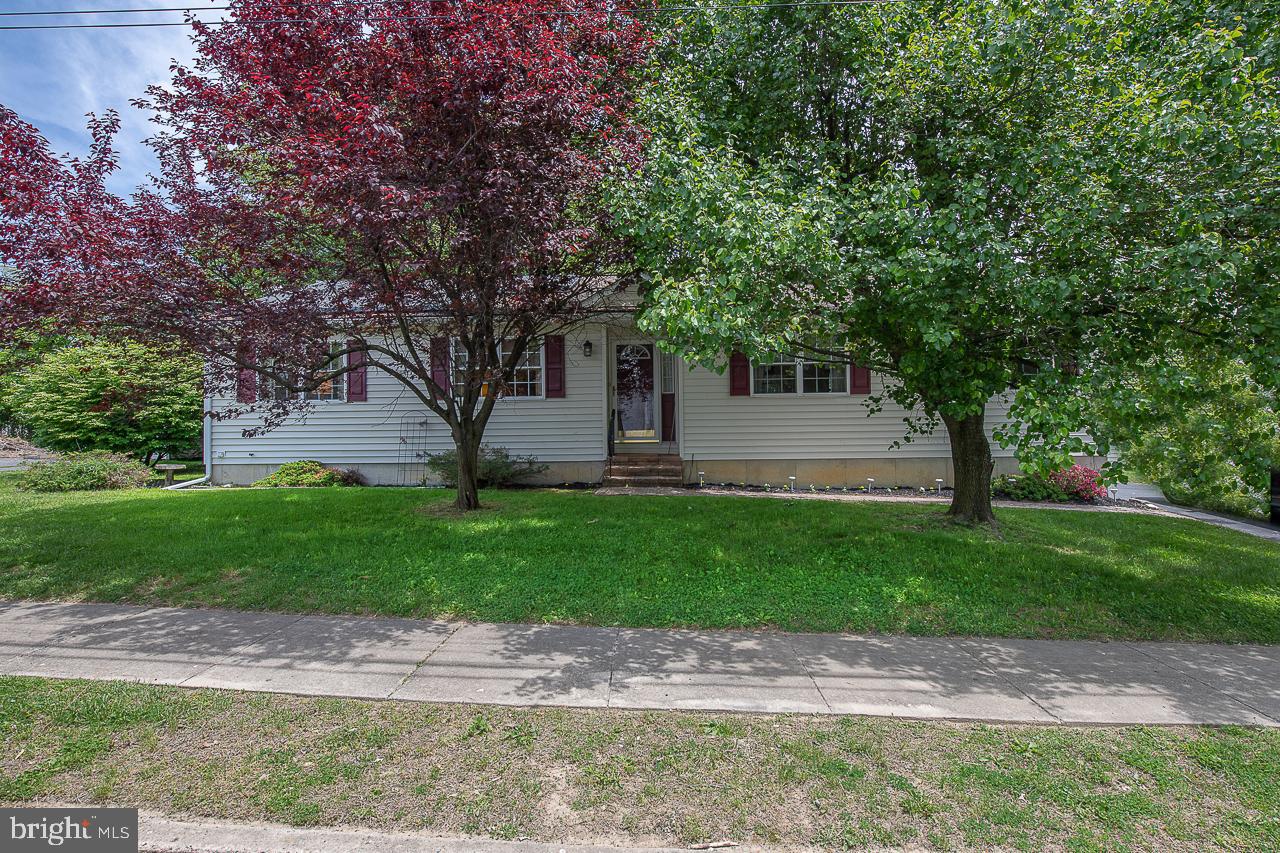 527 Schick Road Aston, PA 19014 - Photo 3 of 28 a view of backyard with green space