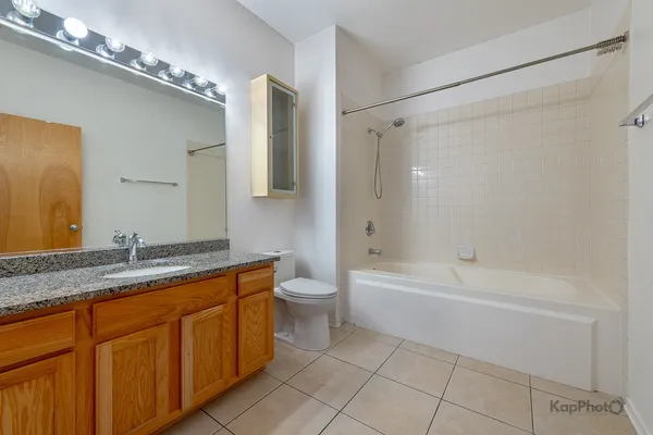 $2,600 | 2935 North Clybourn Avenue, Unit 301, Chicago, IL 60618