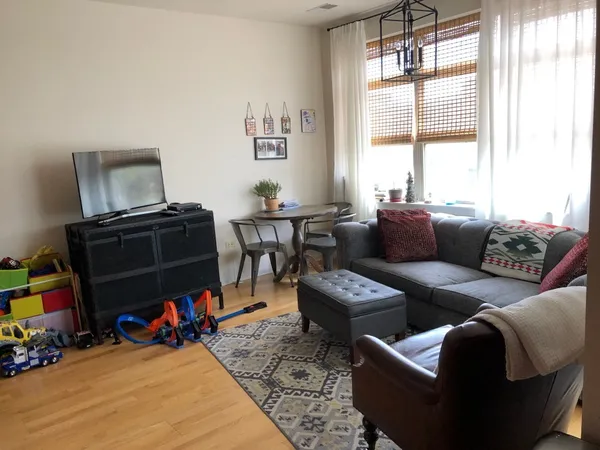 $2,600 | 2935 North Clybourn Avenue, Unit 301, Chicago, IL 60618