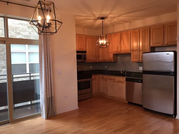 $2,600 | 2935 North Clybourn Avenue, Unit 301, Chicago, IL 60618