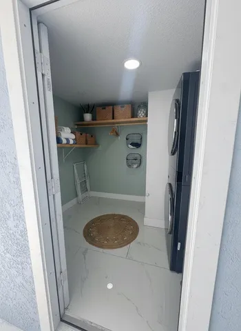 $1,995 | 2346 Lakeshore Circle, Port Charlotte, FL 33952