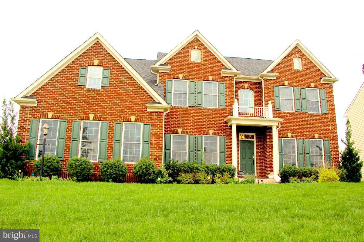 44420 Stone Roses Circle Ashburn, VA 20147 - Photo 1 of 25 Exterior (Front)