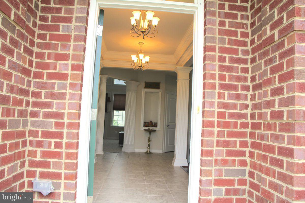44420 Stone Roses Circle Ashburn, VA 20147 - Photo 2 of 25 Exterior (General)