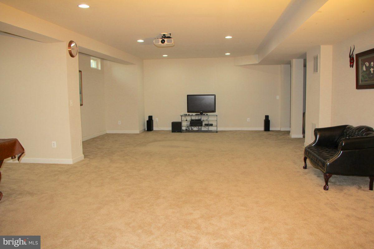 44420 Stone Roses Circle Ashburn, VA 20147 - Photo 20 of 25 Interior (General)