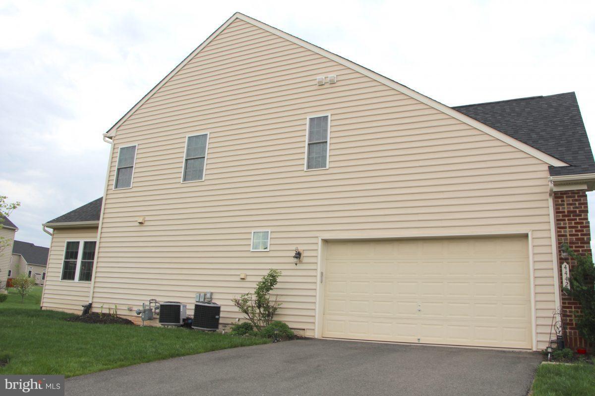 44420 Stone Roses Circle Ashburn, VA 20147 - Photo 23 of 25 Exterior (General)