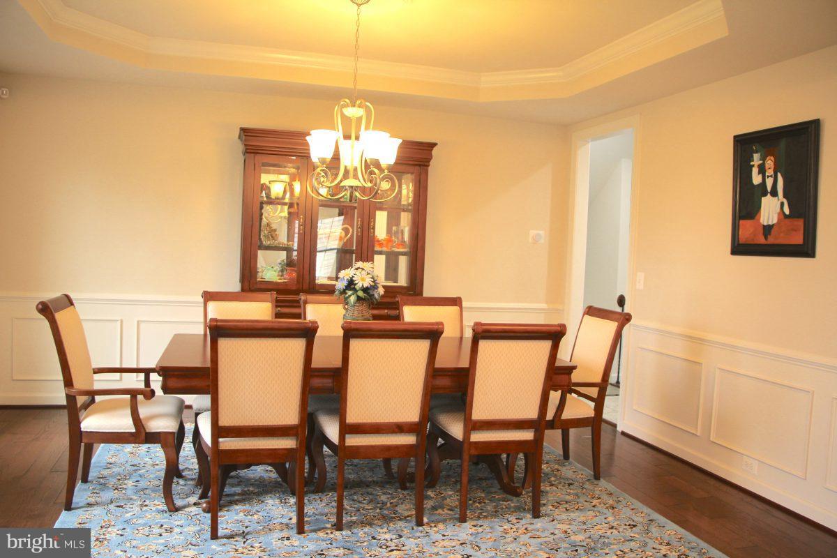 44420 Stone Roses Circle Ashburn, VA 20147 - Photo 4 of 25 Interior (General)