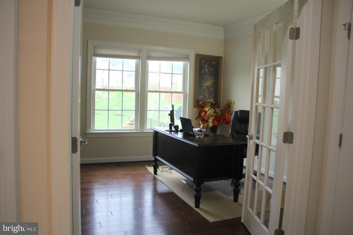 44420 Stone Roses Circle Ashburn, VA 20147 - Photo 5 of 25 Interior (General)