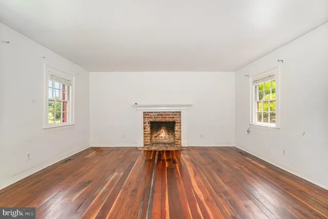 $320,000 | 210 Sophia Street, Fredericksburg, VA 22401