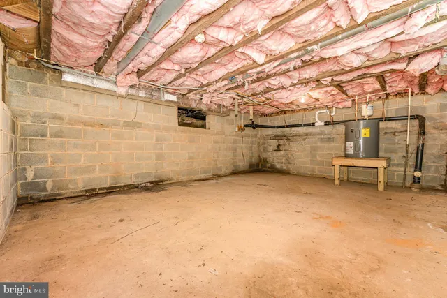 $320,000 | 210 Sophia Street, Fredericksburg, VA 22401