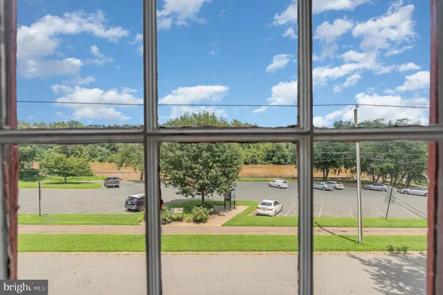 $320,000 | 210 Sophia Street, Fredericksburg, VA 22401