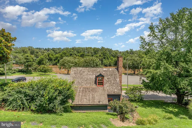 $320,000 | 210 Sophia Street, Fredericksburg, VA 22401