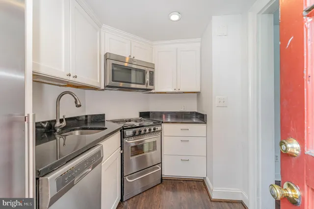 $320,000 | 210 Sophia Street, Fredericksburg, VA 22401