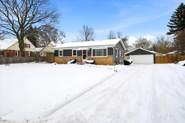 $349,900 | 4322 Fuller Avenue Southeast, Grand Rapids, MI 49508