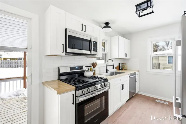 $349,900 | 4322 Fuller Avenue Southeast, Grand Rapids, MI 49508