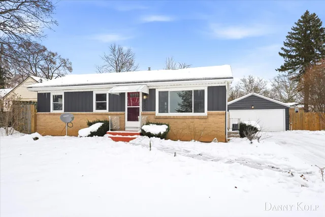 $349,900 | 4322 Fuller Avenue Southeast, Grand Rapids, MI 49508