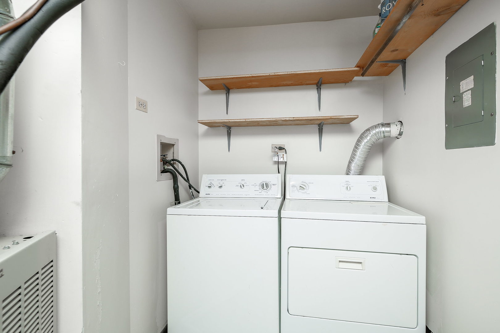 865 Sheldon Court, Unit C Wheaton, IL 60189 - Photo 14 of 17 a utility room with dryer and washer
