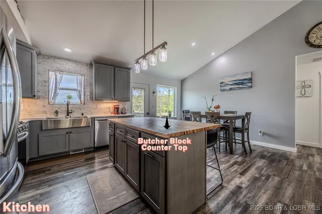 $549,900 | 735 Lake Of The Woods Drive, Macks Creek, MO 65786