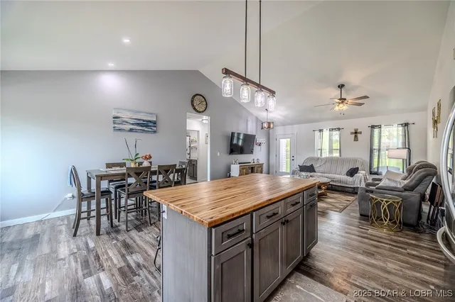 $549,900 | 735 Lake Of The Woods Drive, Macks Creek, MO 65786