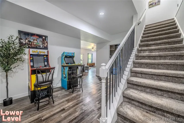 $549,900 | 735 Lake Of The Woods Drive, Macks Creek, MO 65786