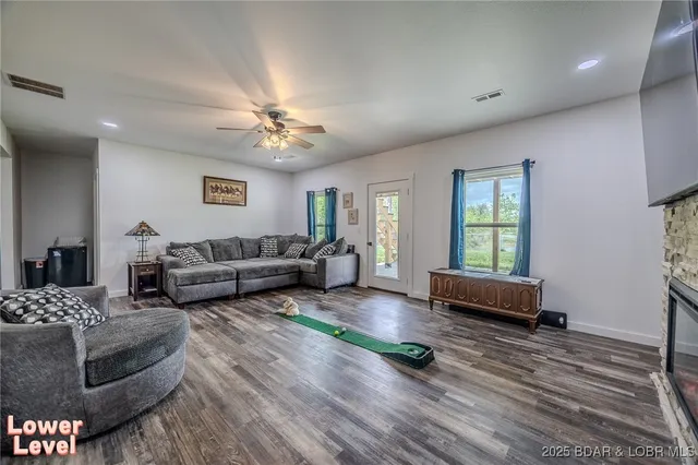 $549,900 | 735 Lake Of The Woods Drive, Macks Creek, MO 65786