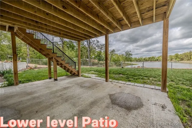 $549,900 | 735 Lake Of The Woods Drive, Macks Creek, MO 65786