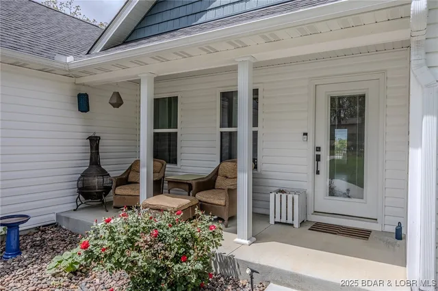 $549,900 | 735 Lake Of The Woods Drive, Macks Creek, MO 65786