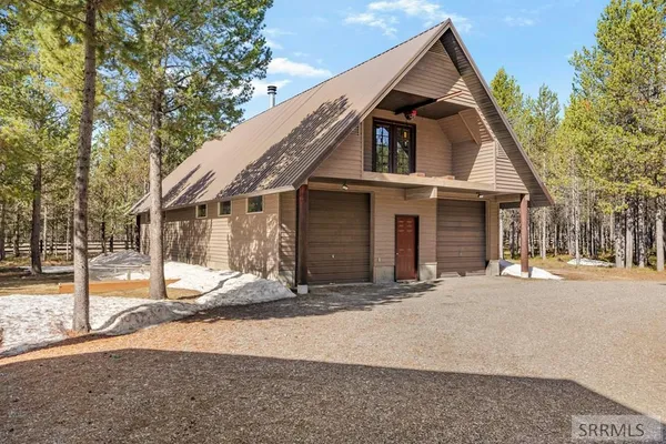 $1,100,000 | 4515 Jm Loop West, Island Park, ID 83429