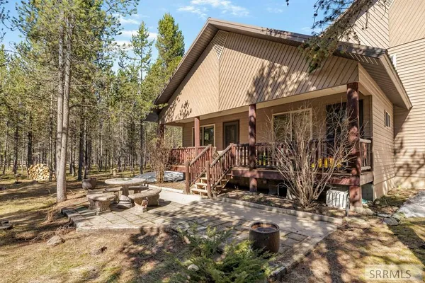 $1,100,000 | 4515 Jm Loop West, Island Park, ID 83429