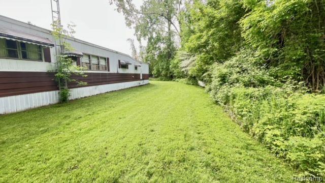 3864 South Lake Shore Road Harbor Beach, MI 48441 - Photo 2 of 14