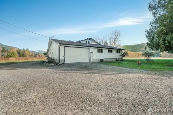 $1,500,000 | 3999 Deming Road, Everson, WA 98247