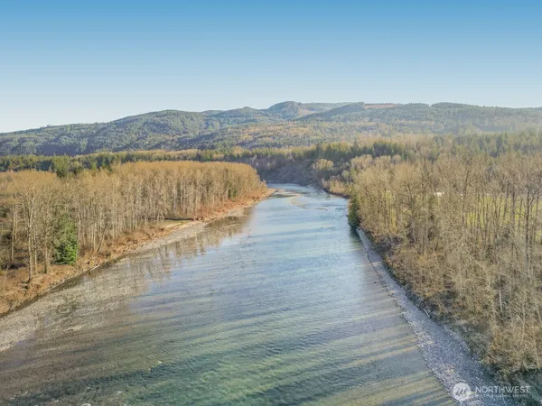 $1,500,000 | 3999 Deming Road, Everson, WA 98247