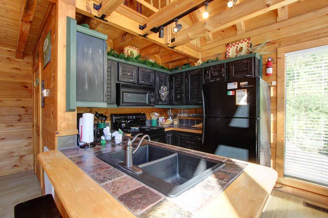 2246 Hidden Mountain Road Sevierville, TN 37876 - Photo 5 of 33 05
