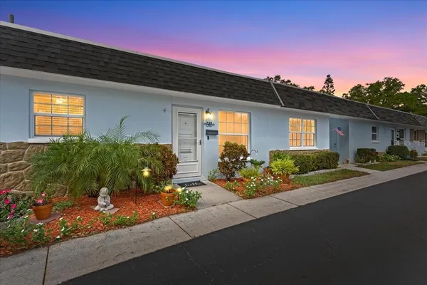 $190,000 | 266 Skyloch Drive West, Dunedin, FL 34698